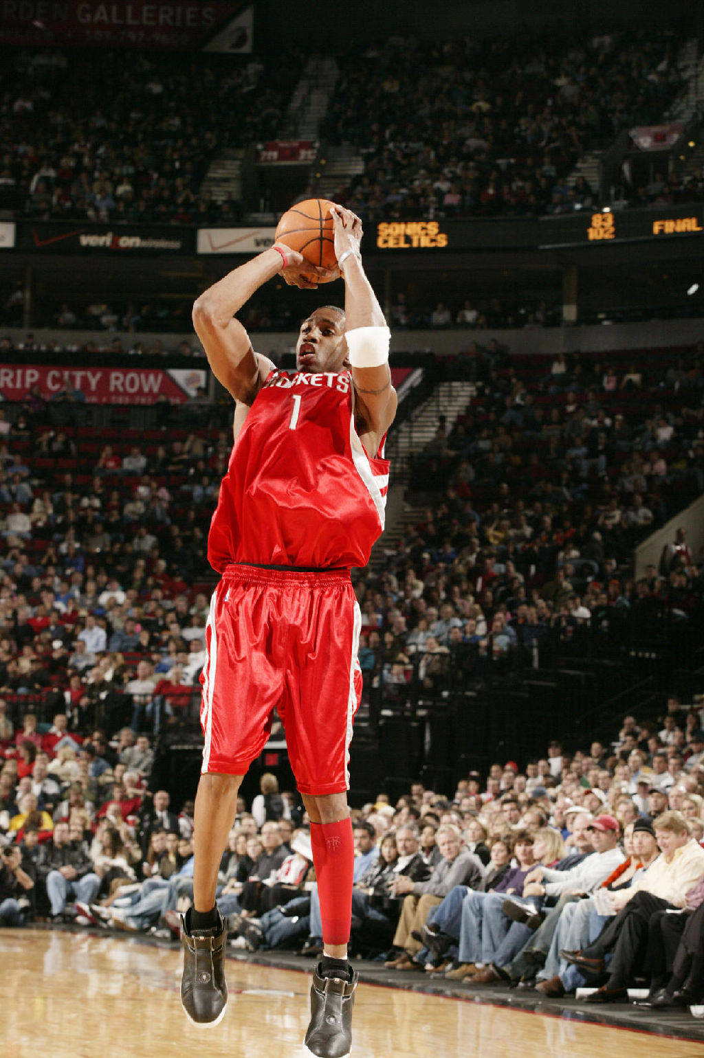 广西平果悬了! 2年从冲超到或解散，媒体人：外援被逼到不想踢球（广西平果告急：两年从冲超梦到解散危机，媒体称外援被逼无心出战）