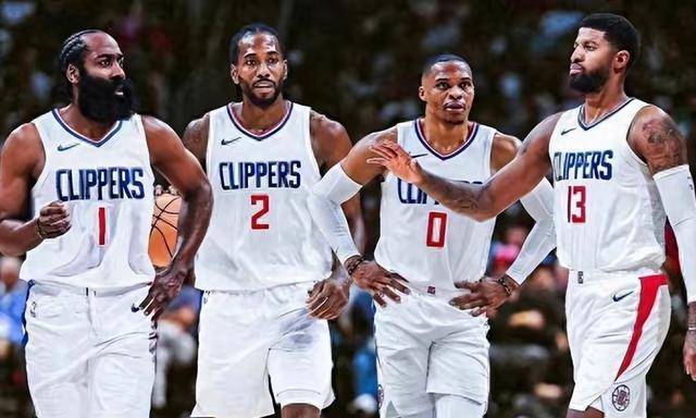 西甲半场：亚当斯闪击，索乌破门，塞维利亚2-0奥维耶多（西甲半场战报：亚当斯开场破门，索乌再下一城，塞维利亚2-0领先奥维耶多）