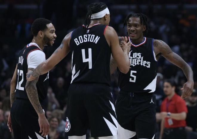 塔科尼：尤文现在很混乱，又陷入了过去那些一成不变的错误（塔科尼：尤文再度陷入混乱，老毛病又犯了）