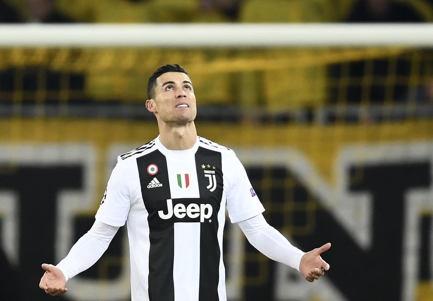 鲍尔超远三分再中，扩大领先优势（鲍尔再飙超远三分，领先优势进一步扩大）