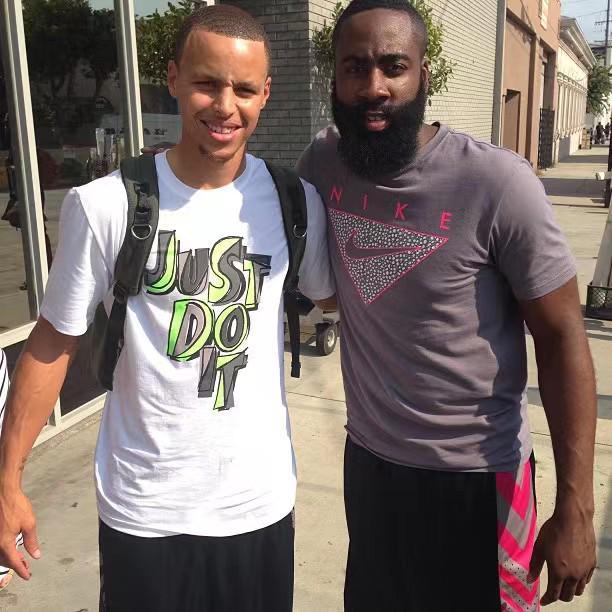 康宁汉姆携杜伦轮番冲击灰熊内线，率活塞开局轰10-4（康宁汉姆、杜伦交替杀伤灰熊内线，活塞开场打出10-4）