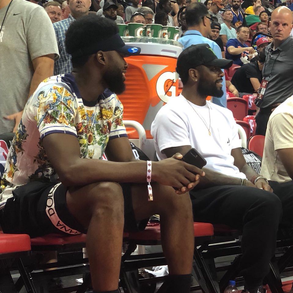 邮报：布莱顿追逐皇马前锋贡萨洛，利兹联和桑德兰也有意（邮报：布莱顿有意皇马前锋贡萨洛，利兹联与桑德兰同样感兴趣）