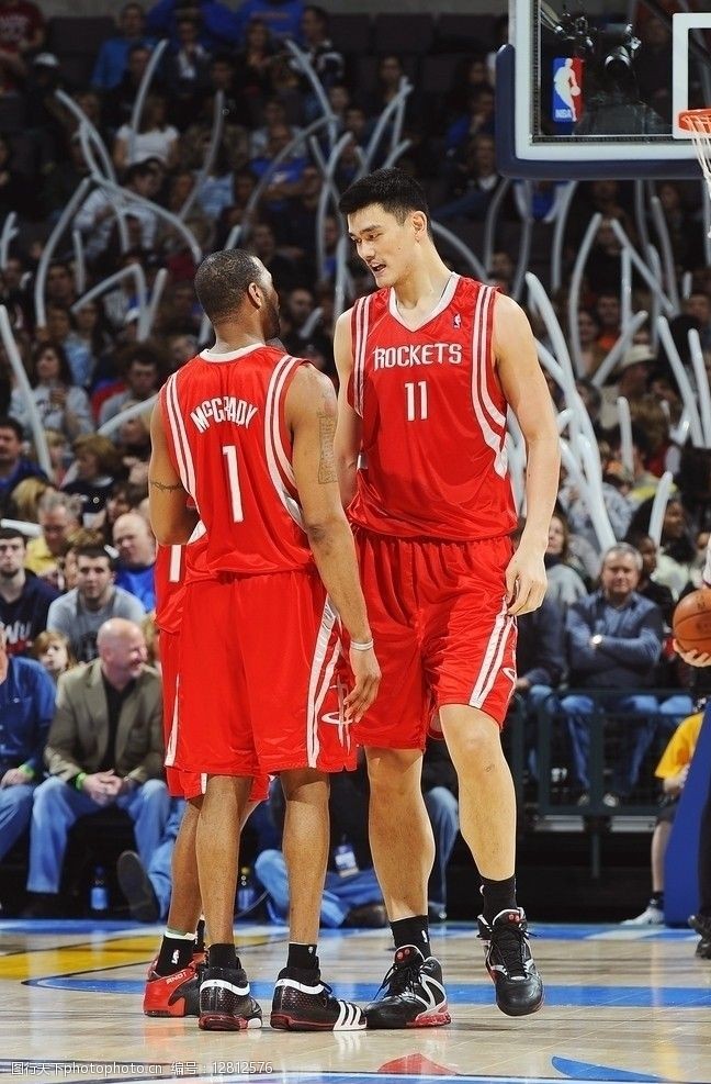 独行侠vs森林狼前瞻：弗拉格渐入佳境，爱德华兹欲找回手感（独行侠对森林狼前瞻：弗拉格状态升温，爱德华兹力争找回手感）