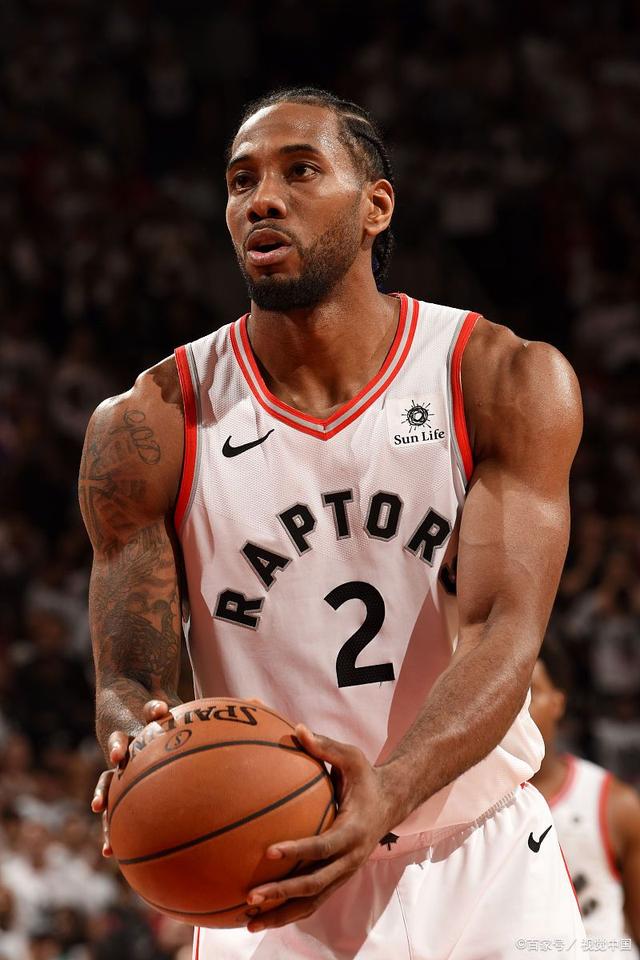 美记：德拉蒙德受伤后在球员通道坐上了轮椅（美媒：德拉蒙德受伤后在球员通道被推上轮椅）