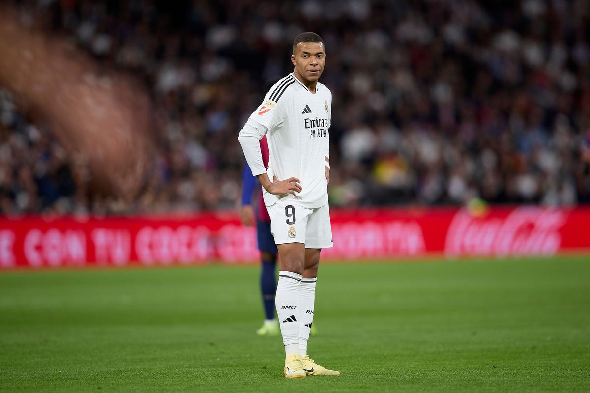 环足奖年度最佳女足球员候选：邦马蒂、普特利亚斯、凯莉在列（邦马蒂、普特利亚斯、凯莉入围环足奖年度最佳女足球员）