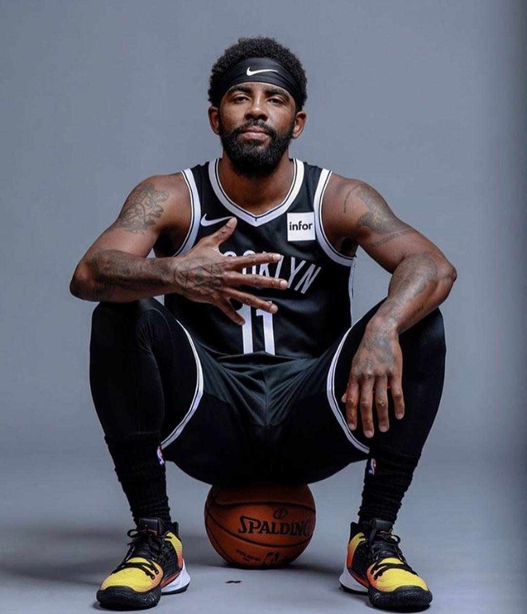 足球意大利名帅重返教练席，引全球媒体关注（意大利足坛名帅重返执教舞台，全球媒体聚焦）