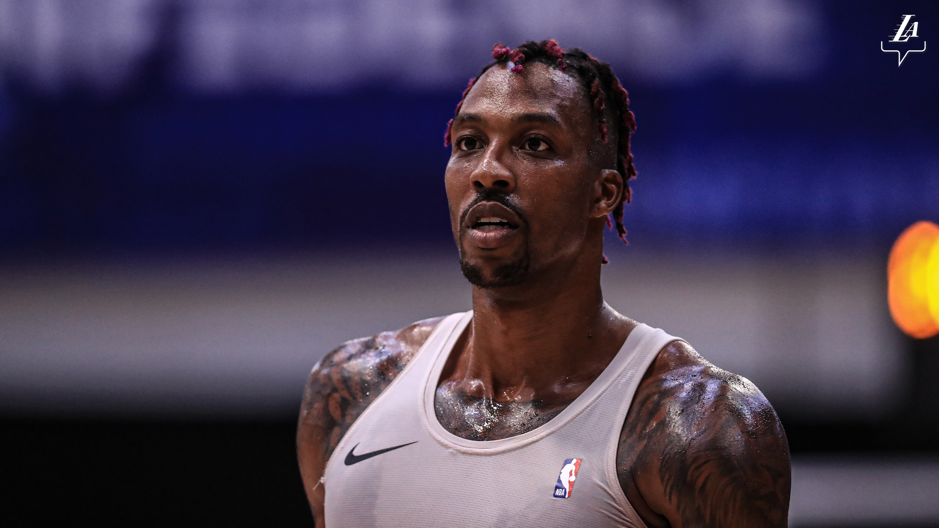 齐达内与蒯纪闻共同现身上海交大出席活动，现场教学马赛回旋（齐达内携手蒯纪闻亮相上海交大，现场示范马赛回旋）