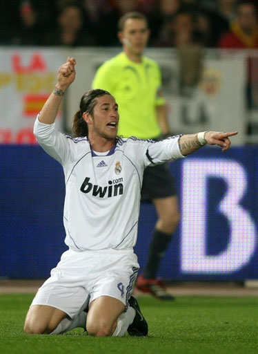 篮球盛宴：NBA杯MVP之争（篮坛狂欢：NBA杯MVP争夺战）