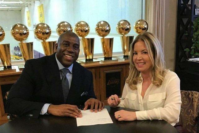 外媒：贝蒂斯正在推进租借多特前锋法比奥-席尔瓦的交易（外媒称贝蒂斯加紧运作租借多特前锋法比奥-席尔瓦）