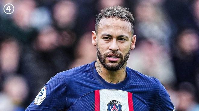 库里在NBA圣诞大战获胜后与家人握手庆祝（NBA圣诞大战告捷后，库里与家人握手庆祝）