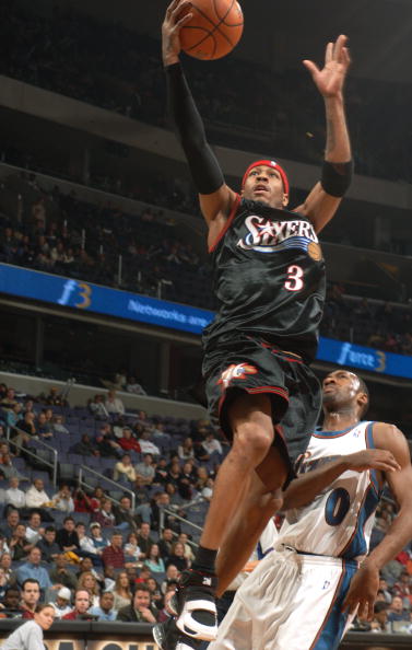 赵丽娜：走了70所学校，女孩踢球屈指可数；想让女孩踢球普及（赵丽娜：走访70所学校女足稀少，呼吁让女孩踢球更普及）