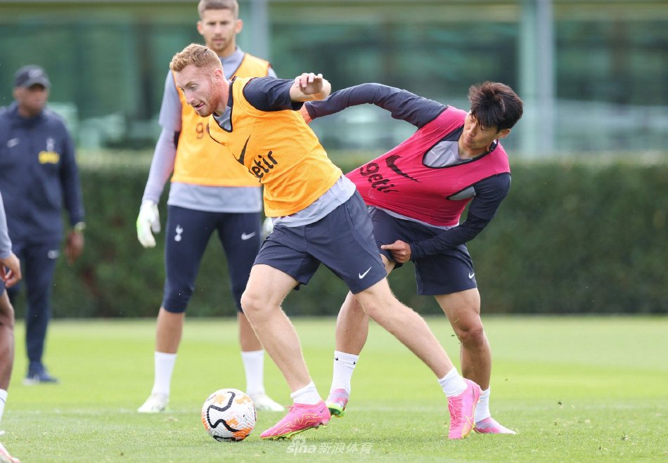 尼克斯完成17分大逆转，赛季至今主场15胜2负（尼克斯上演17分大翻盘，本季主场战绩15胜2负）