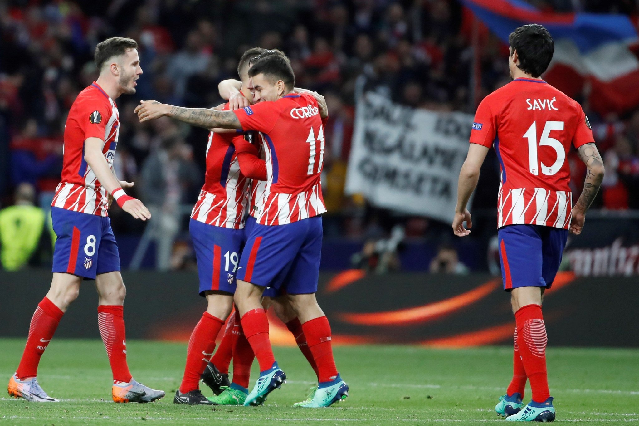 小孔塞桑被换下情绪激动不是因为斯帕莱蒂，是因摄影师险些绊倒他（小孔塞桑被换下情绪激动，因摄影师差点绊倒他而非斯帕莱蒂）