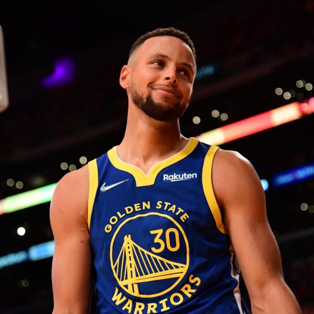 热刺欧罗巴寻出线契机 数据示本场有望2-1取胜（热刺欧联冲击出线良机 数据看好本场2-1胜出）