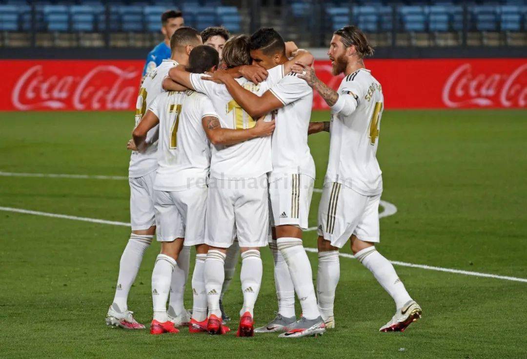 布伦森狂砍34分＆命中6记三分，尼克斯主场战胜骑士（布伦森轰下34分并投进6记三分，尼克斯主场击败骑士）