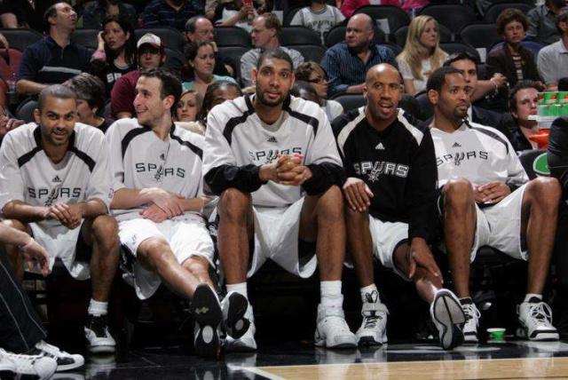 TA报道4-3-3阵型：起源于荷兰全攻全守，如今阵型界限已模糊（TA解析4-3-3：源自荷兰全攻全守，现今阵型边界愈发模糊）