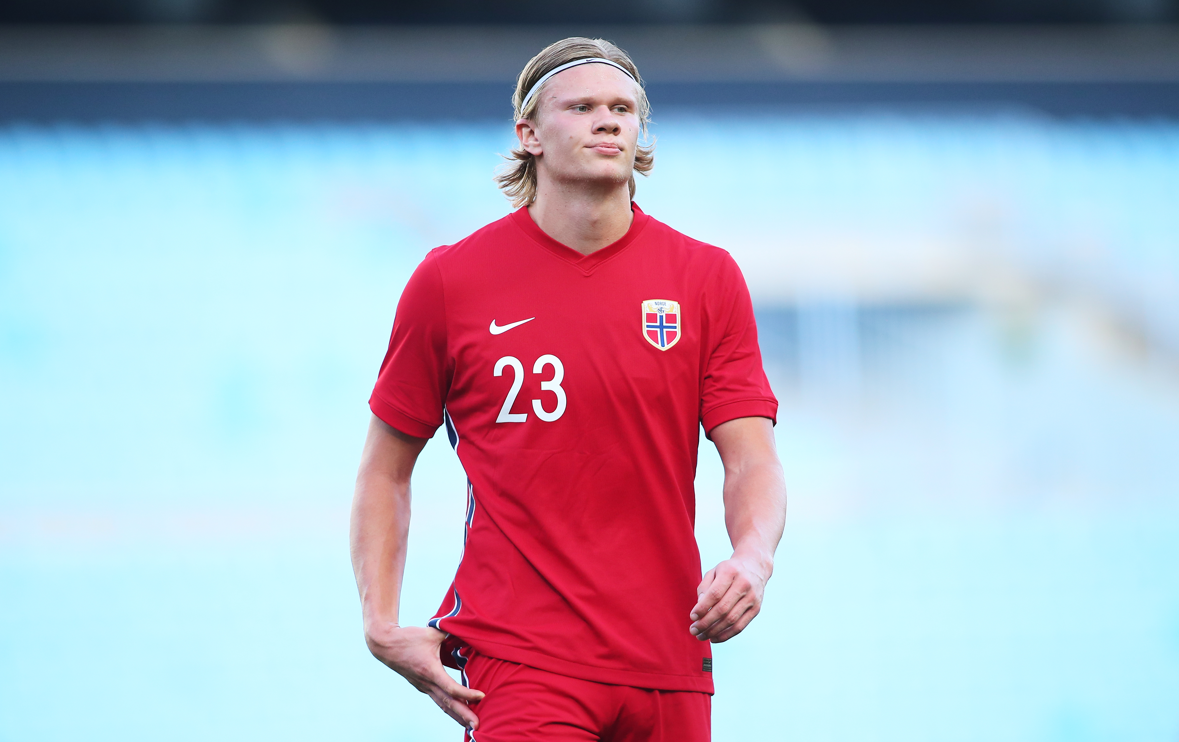 每体：阿劳霍大概率将在周中欧冠继续首发，加西亚代替孔德（每体：阿劳霍周中欧冠大概率继续首发，加西亚将取代孔德）