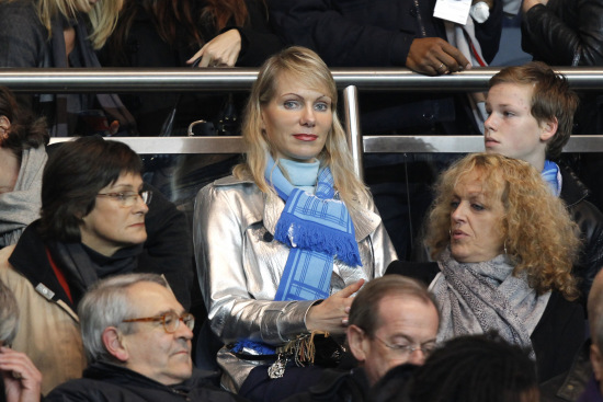 AC米兰内线强攻摧毁对手（AC米兰中路强攻击溃对手）