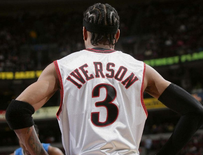 阿姆拉巴特：安东尼不该吃红牌，他并非故意踢对方面部（阿姆拉巴特：安东尼红牌不公，他并非有意踢到对手脸部）