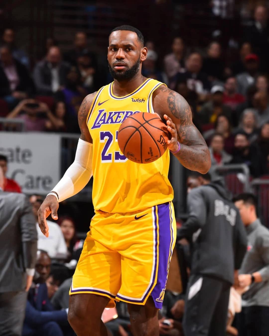 记者：昨晚阿代米和于根伟指导聊了挺久，阿代米哭了（记者：阿代米昨夜与于根伟长谈后落泪）