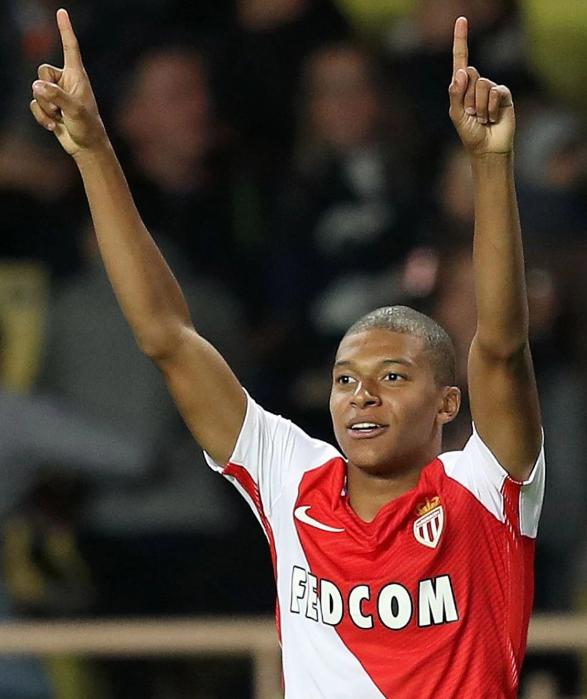 足球巴萨夏窗计划浮现，多名球员被列出售（巴萨夏窗计划出炉，多名球员将被挂牌出售）