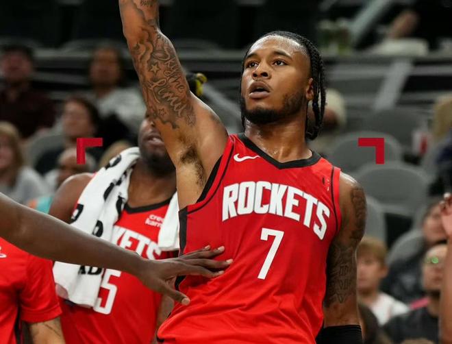 足球中超重金投入青训，多所足球学校开建（中超重金加码青训，多所足球学校相继开建）