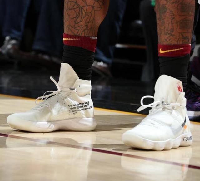 斯内德：姆巴佩会赢得2026年金球奖；没有人效力皇马时想离开（斯内德：姆巴佩将问鼎2026金球；效力皇马没人想走）