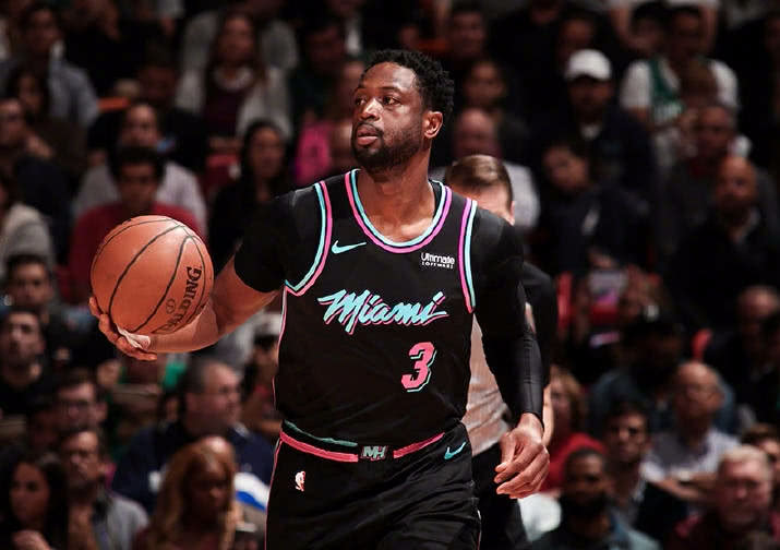 科曼称赞阿尔克马尔19岁中场斯密特：他身上的特质像佩德里（科曼：阿尔克马尔19岁中场斯密特的特质让我想起佩德里）