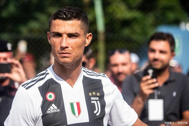 势大力沉！鄢手骐上篮不中 奥利弗跟进双手暴力补扣（气势如虹！鄢手骐上篮打铁 奥利弗跟进双手重磅补扣）